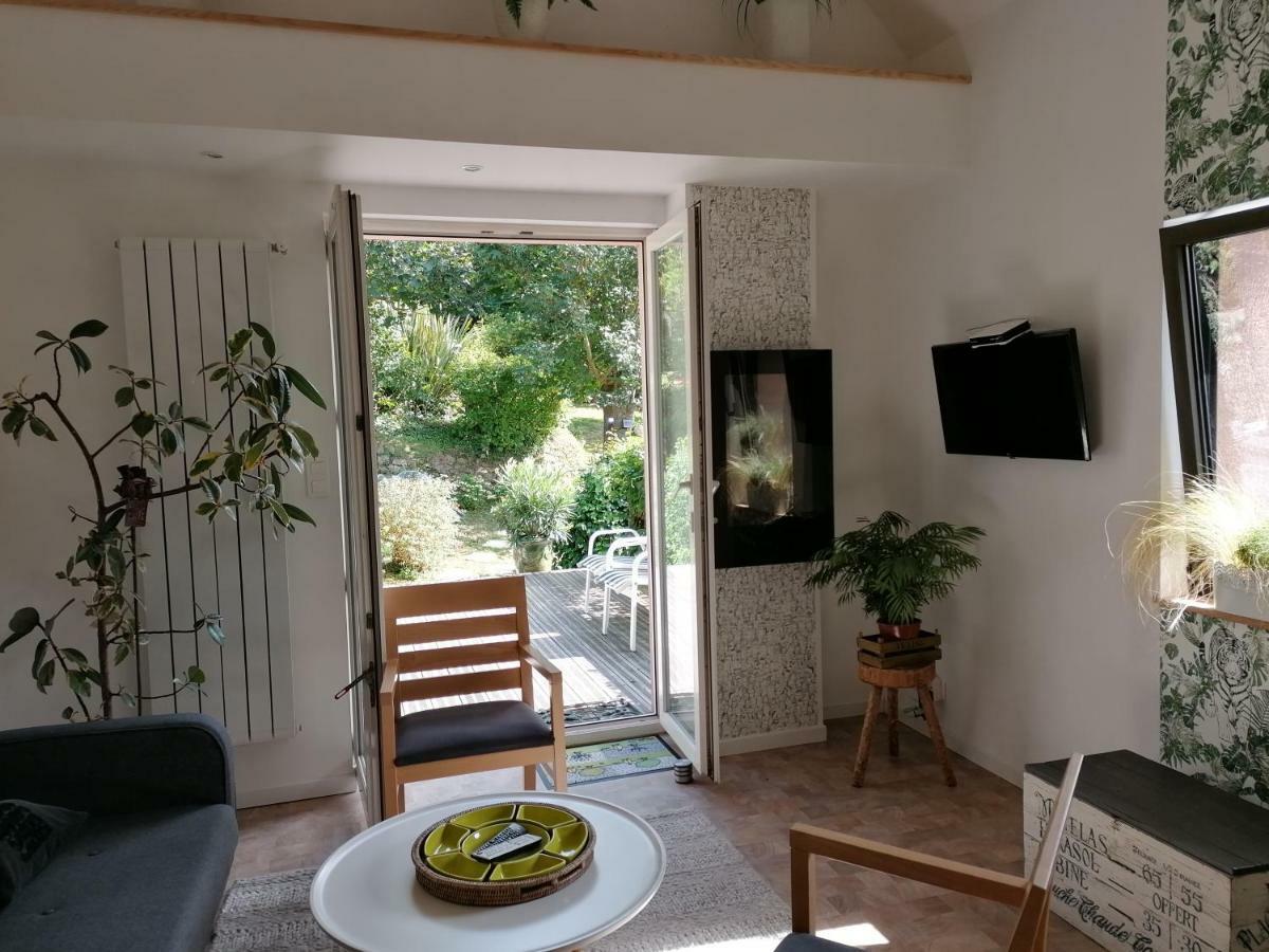 Logement En Campagne Urville-Nacqueville Exterior foto